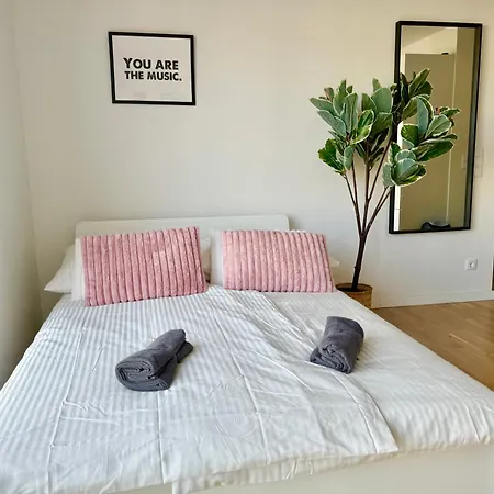 Modernes Mit Balkon Naehe Scs Wiener Neudorf