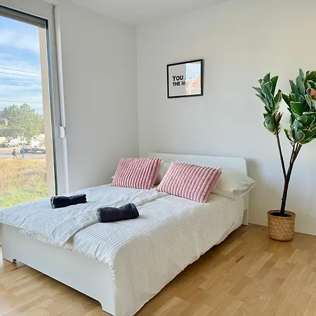 Modernes Mit Balkon Naehe Scs Apartment *
